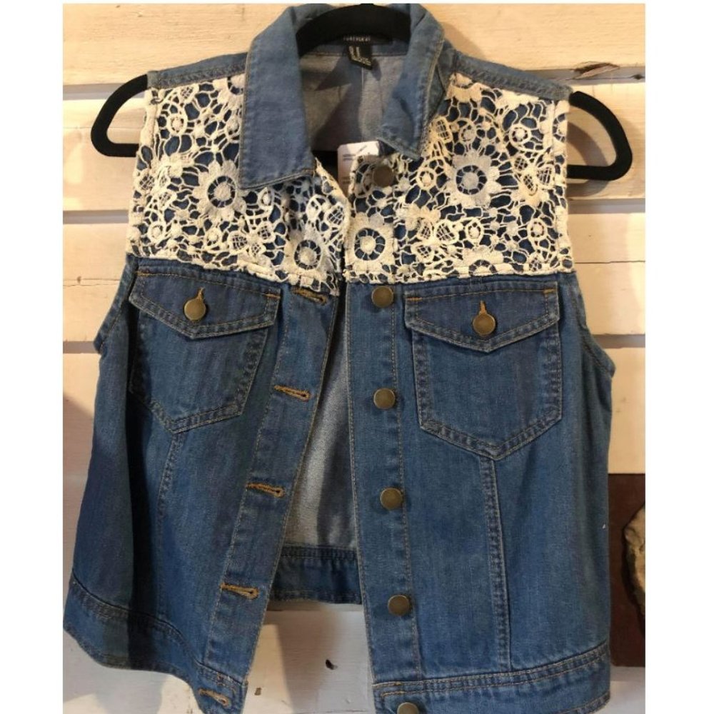 DENIM FLORAL CROCHET‎ DESIGN VEST